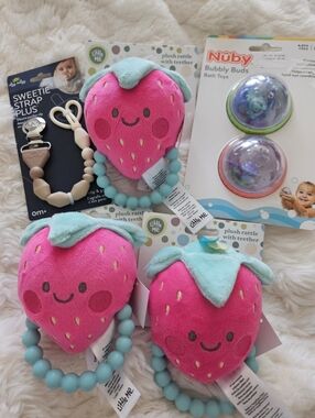 NEW 5 Piece Baby Accessory Bundle Assorted Items